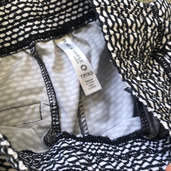 Athletic shorts - Picture 2 of 2